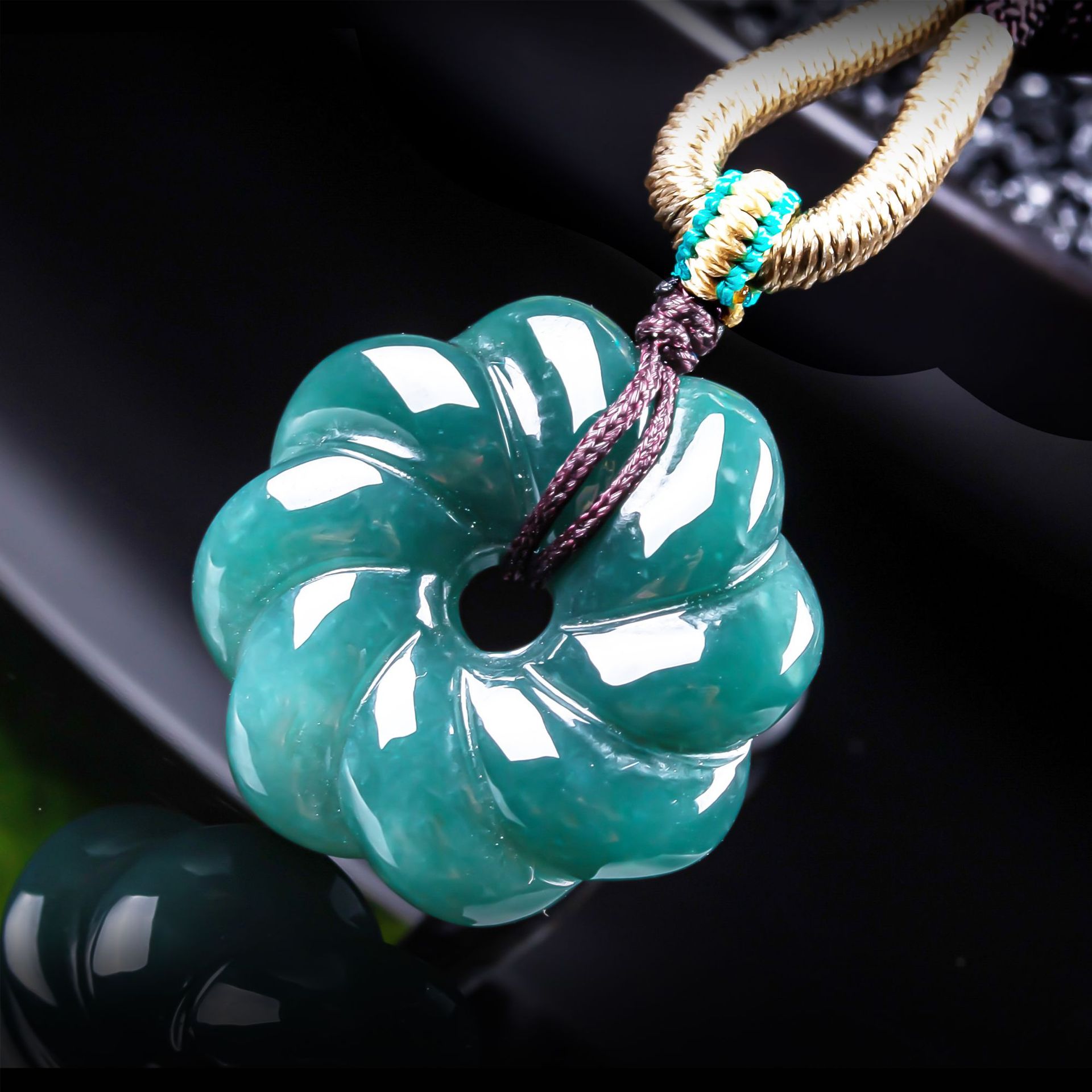 Natural Burmese Jadeite Flower - Jewelry & Watches Sp Zo O recension och pris