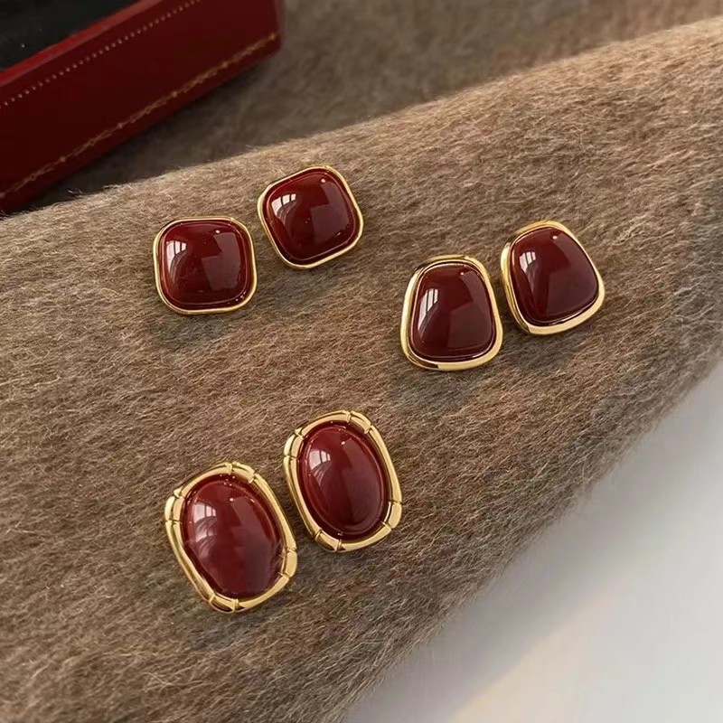 Vintage Enamel Wine Red Stud E - Opal Earrings Dangle recension och pris